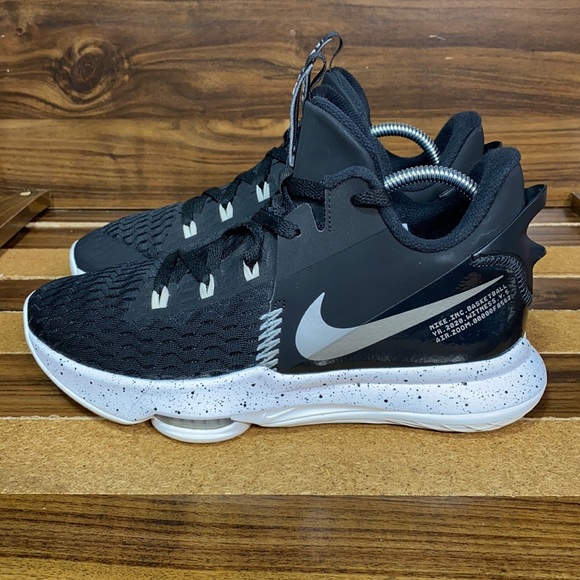 Nike LeBron Witness 5